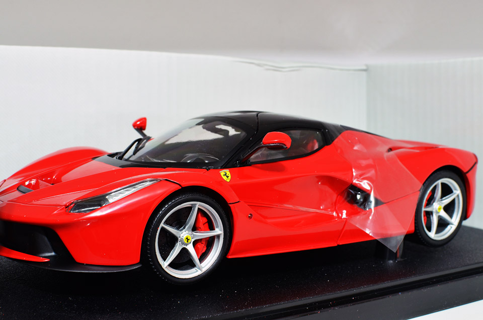  2013  FERRARI LAFERRARI 1:18
